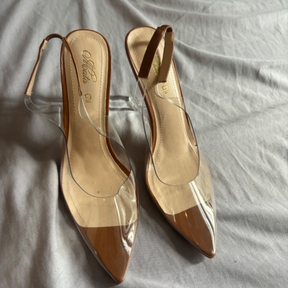 Heels - Picture 2 of 3